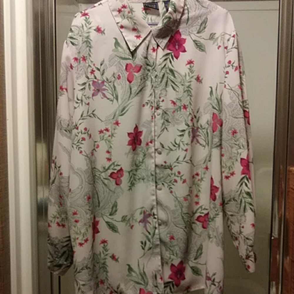 Laura Scott long sleeve dress shirt